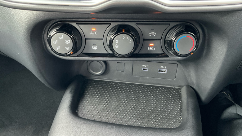 Nissan Juke 1.0 DiG-T Acenta Premium 5dr Petrol Hatchback